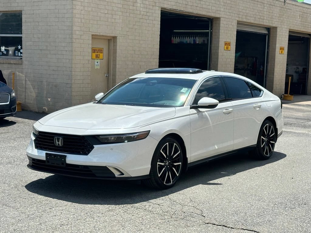 Used 2025 Honda Accord Touring image 2