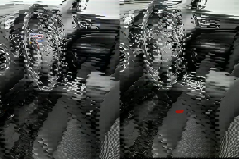 Used 2019 Nissan Pathfinder SV image 18