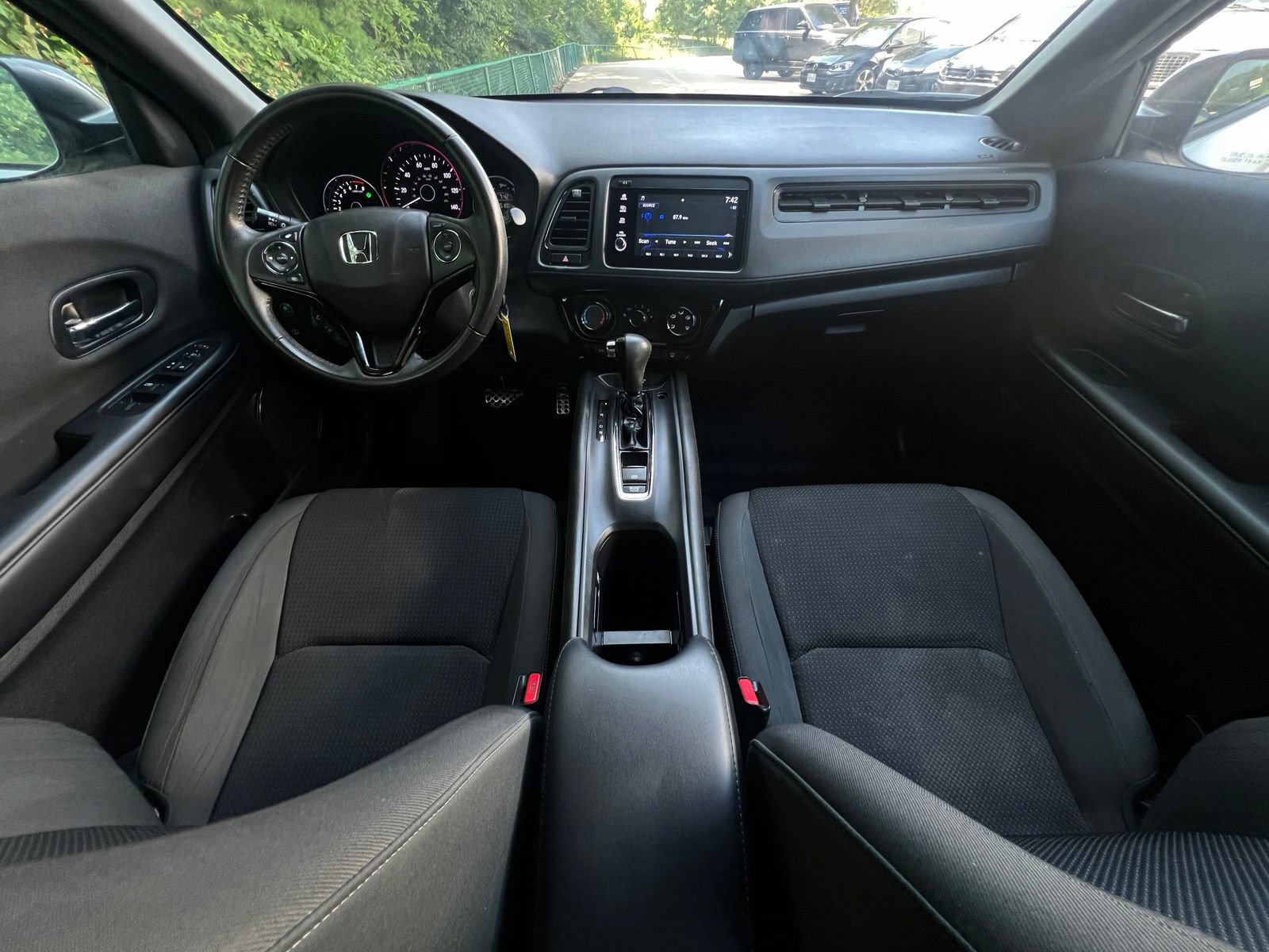 Used 2020 Honda HR-V Sport image 2