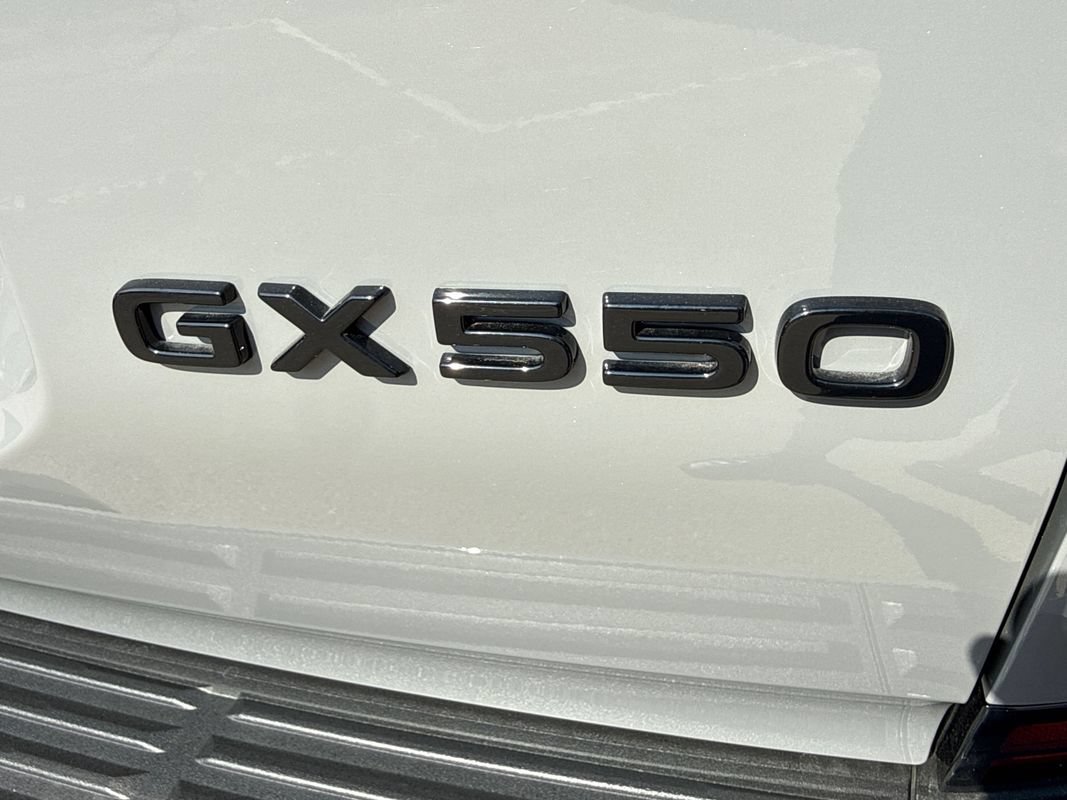Used 2026 Lexus GX 550 w/ Accessory Package (2T) AWD/4WD image 11