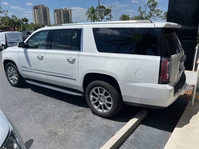 Used 2020 GMC Yukon XL Denali image 4