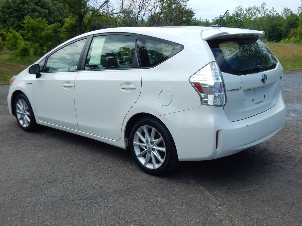 Used 2013 Toyota Prius V Five FWD image 3