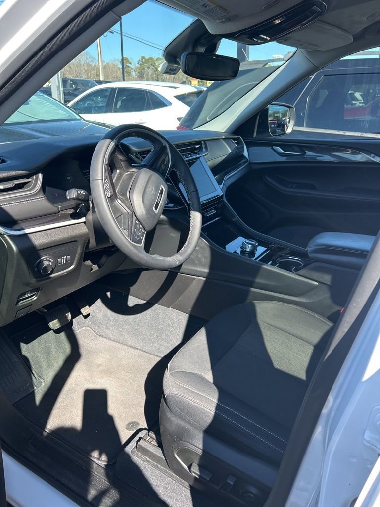 Used 2023 Jeep Grand Cherokee Laredo w/ Trailer Tow Prep Group (B) image 20