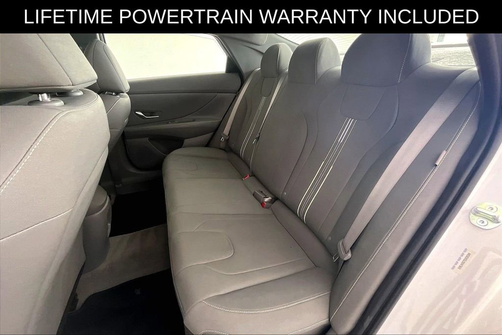 Used 2025 Hyundai Elantra Sport image 29