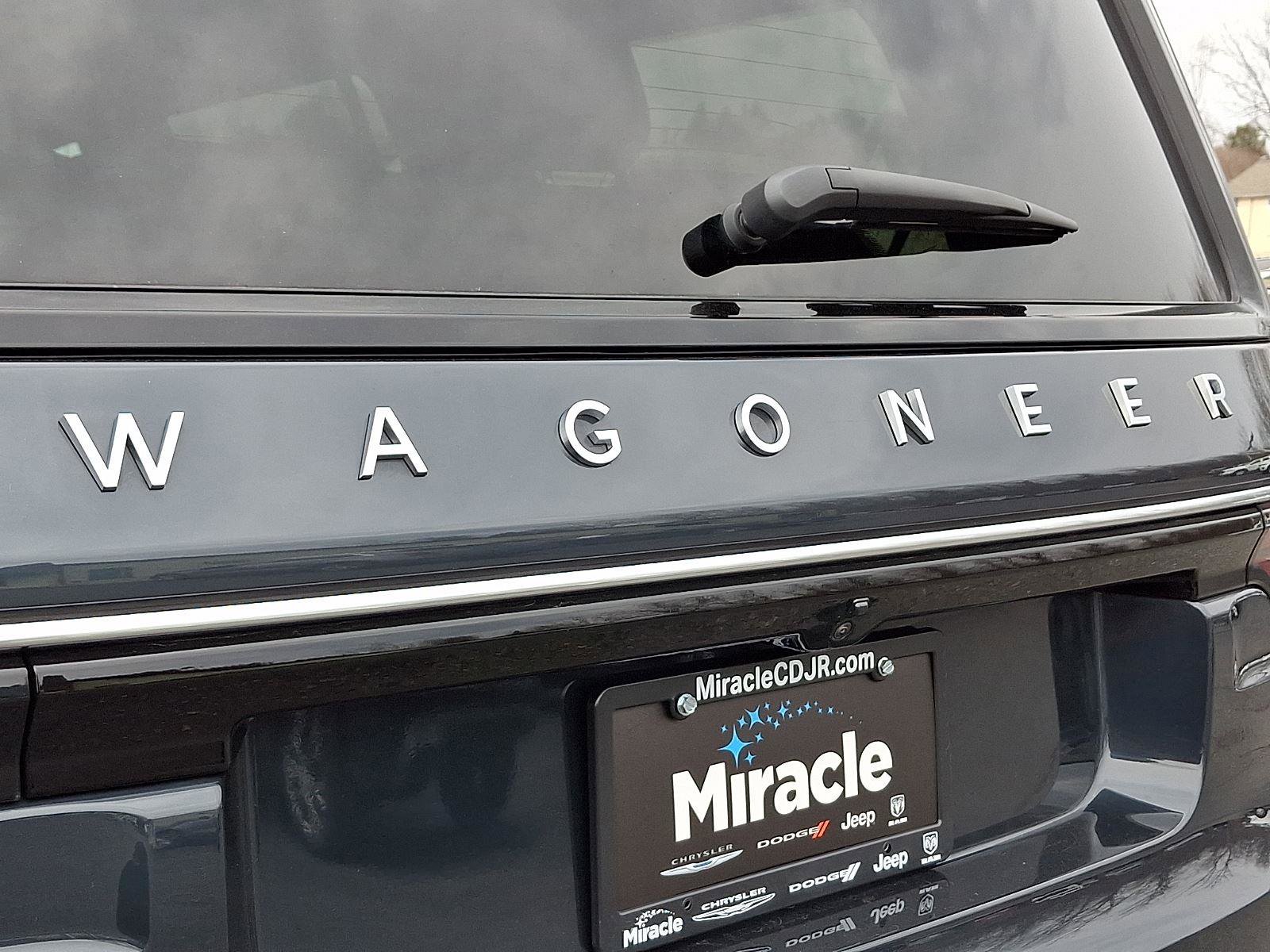 Certified 2025 Jeep Wagoneer 4WD image 33