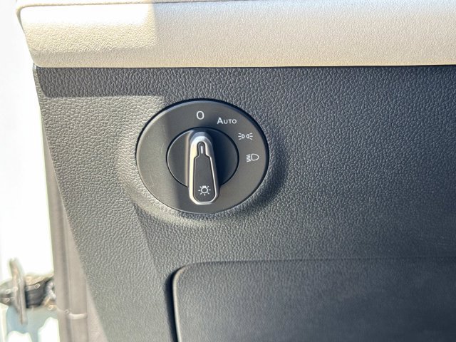 New 2026 Volkswagen Taos SE FWD image 21