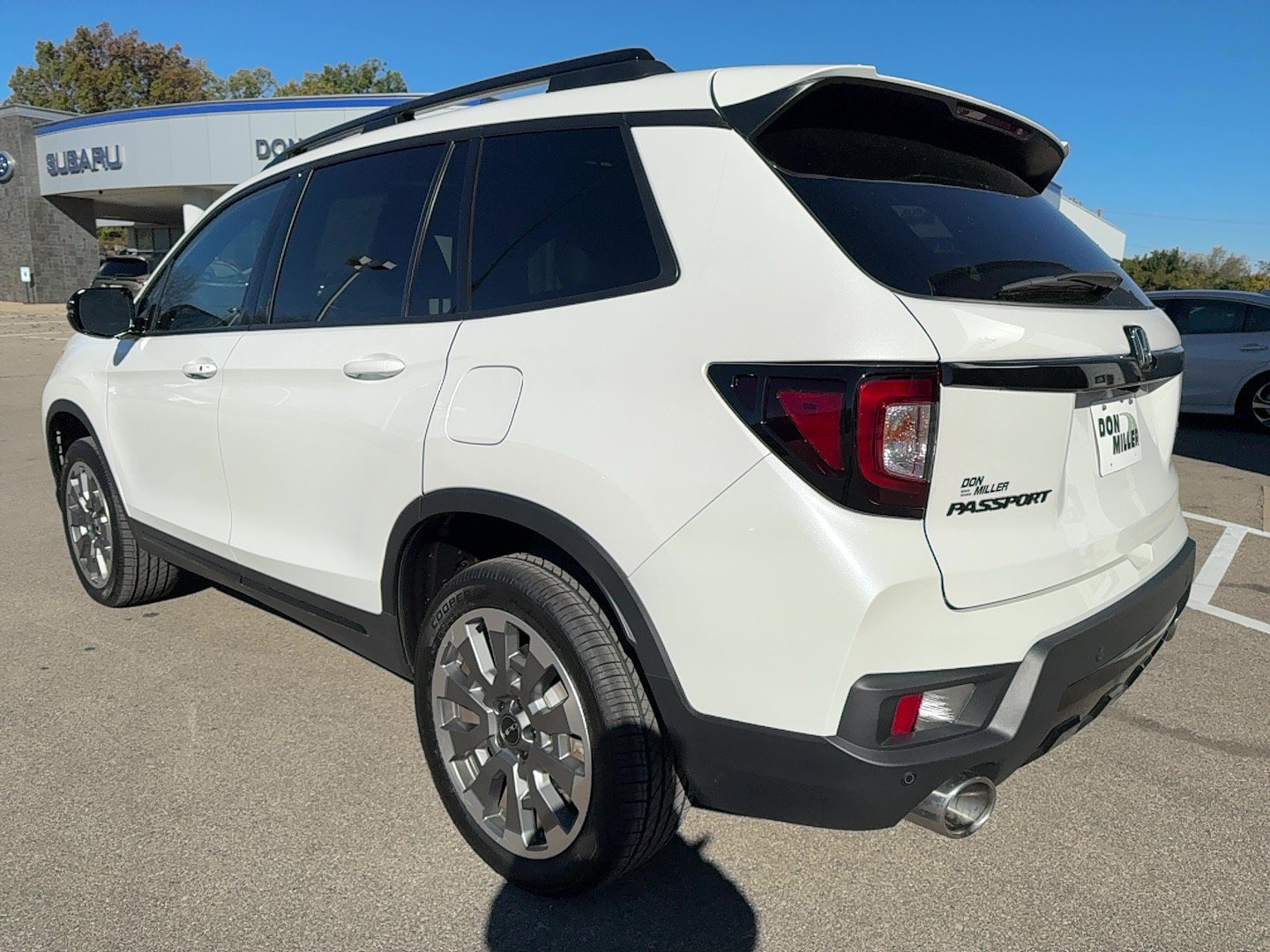 Used 2025 Honda Passport Black Edition image 5
