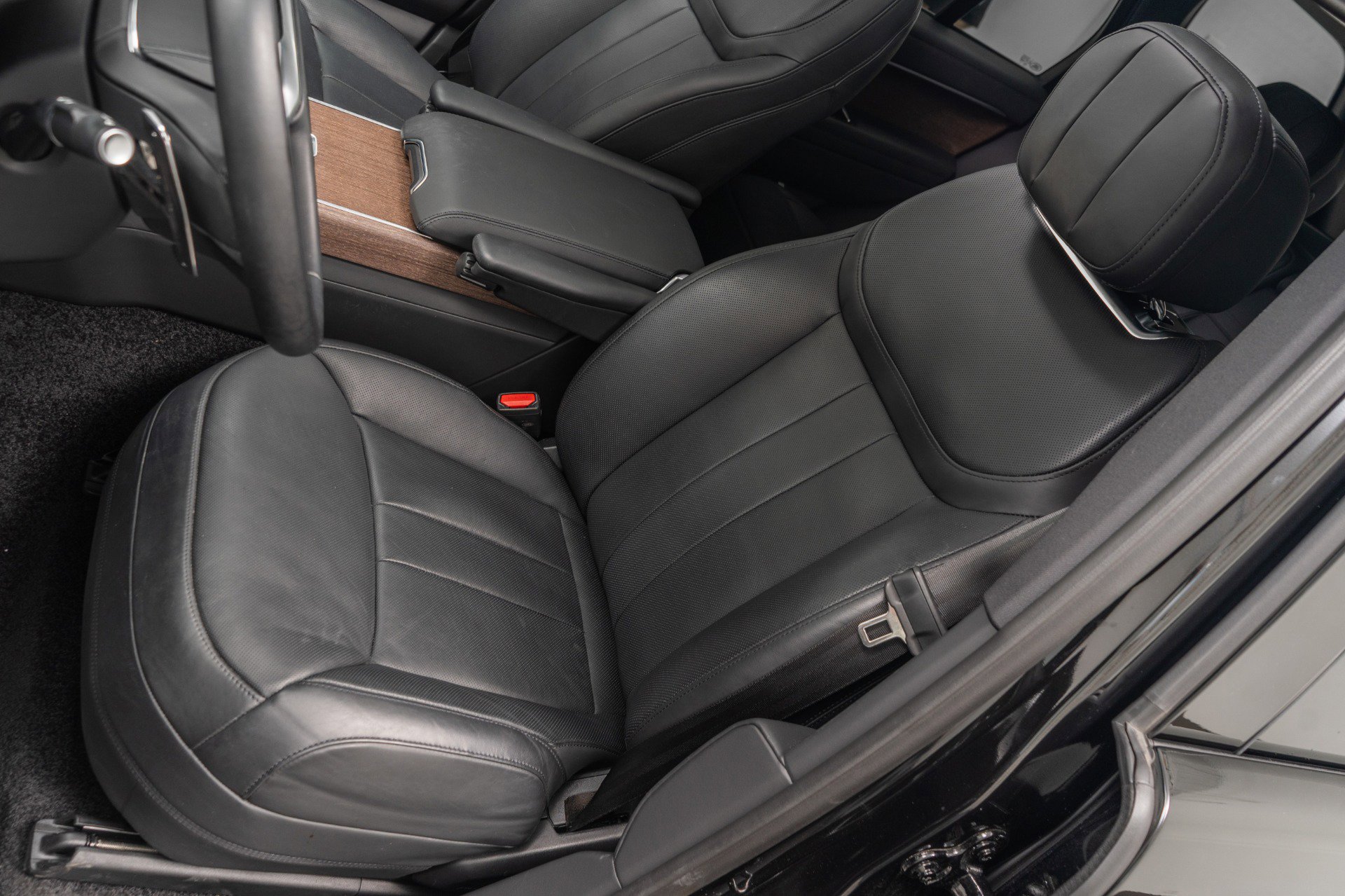 Used 2024 Land Rover Range Rover SE image 24