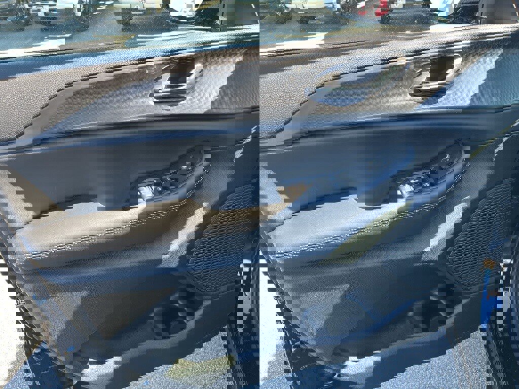 New 2025 Jeep Grand Cherokee Altitude image 18