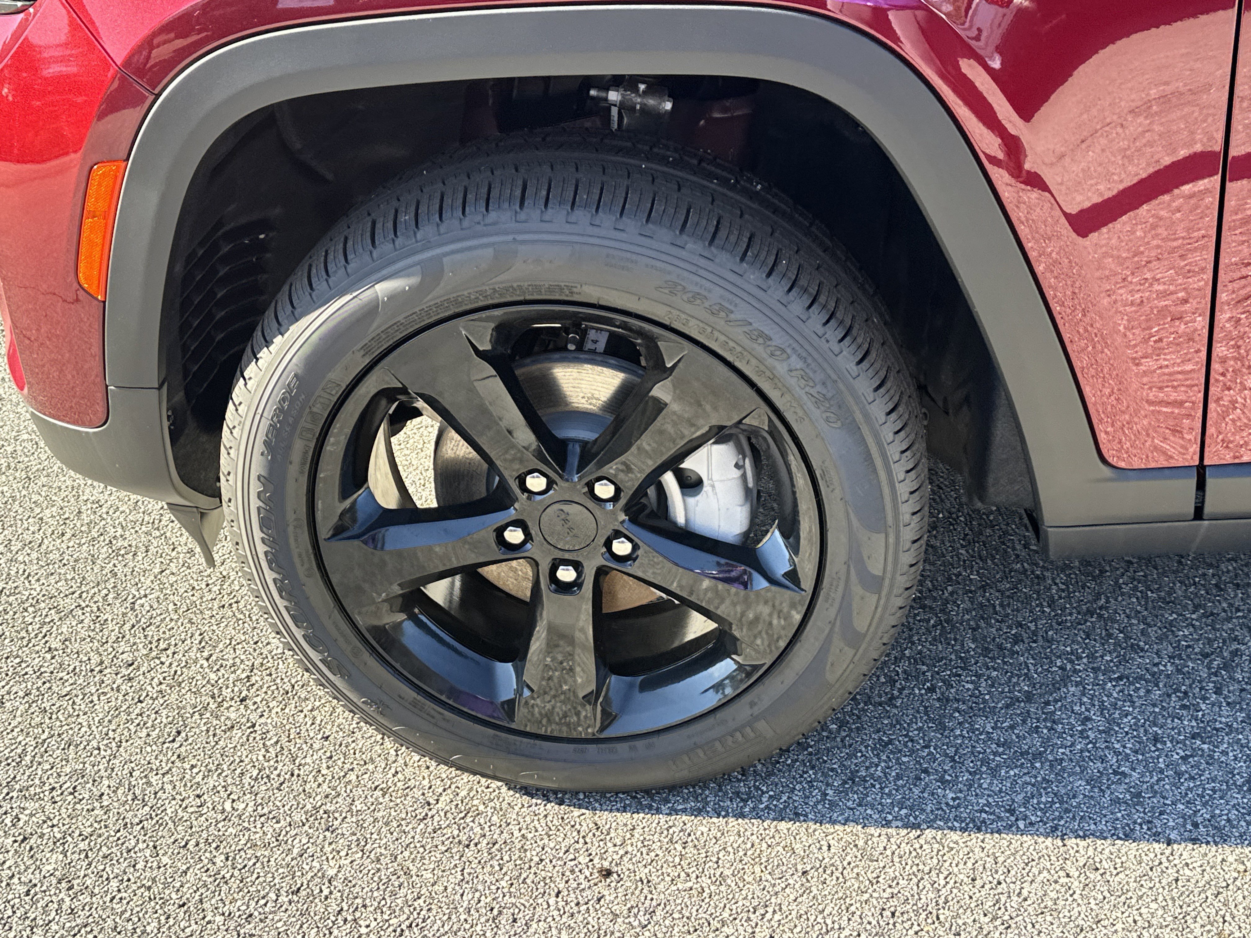 New 2025 Jeep Grand Cherokee Limited w/ Black Appearance Package image 14