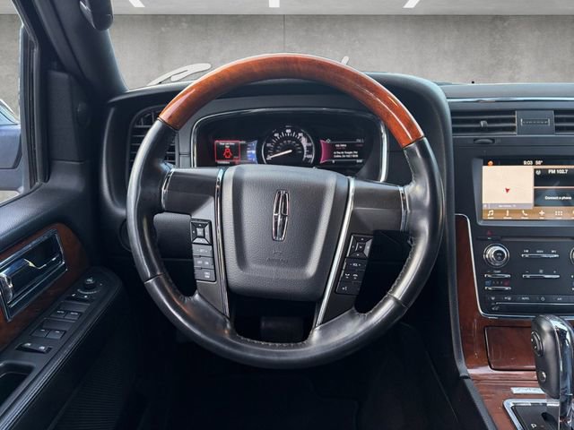 Used 2017 Lincoln Navigator Select image 21