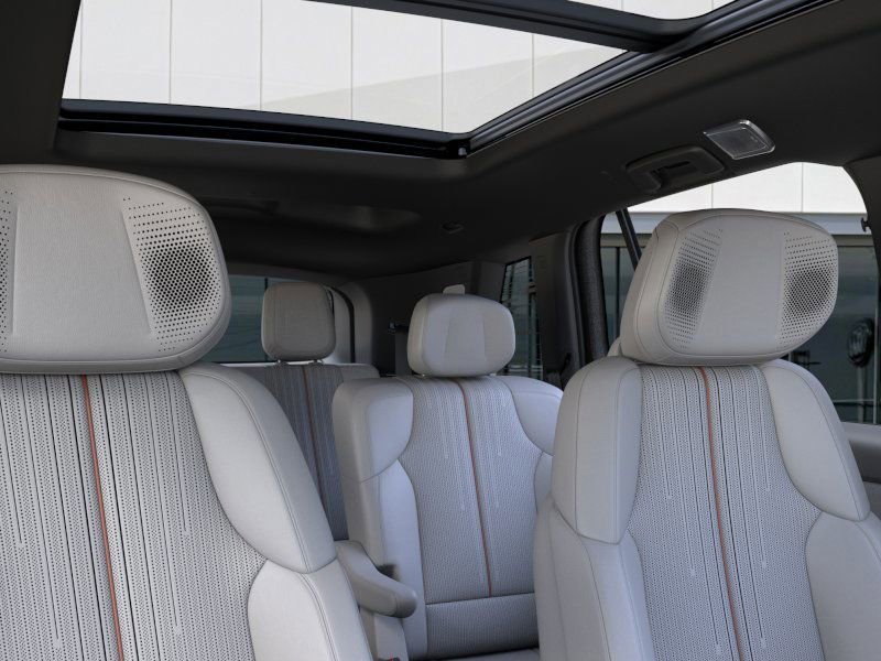 New 2026 Cadillac Vistiq Luxury image 24
