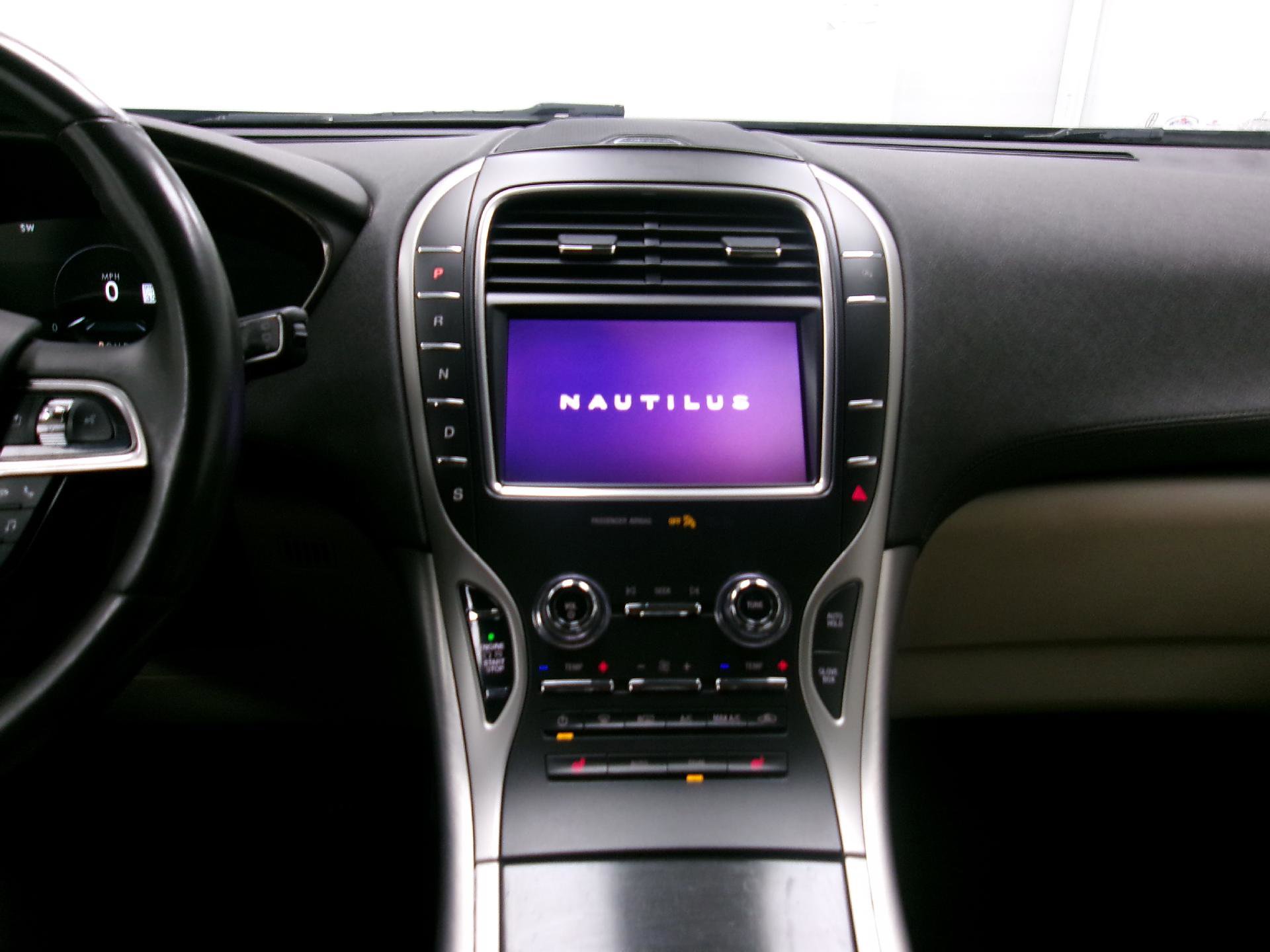Used 2020 Lincoln Nautilus Premier w/ Equipment Group 101A image 10