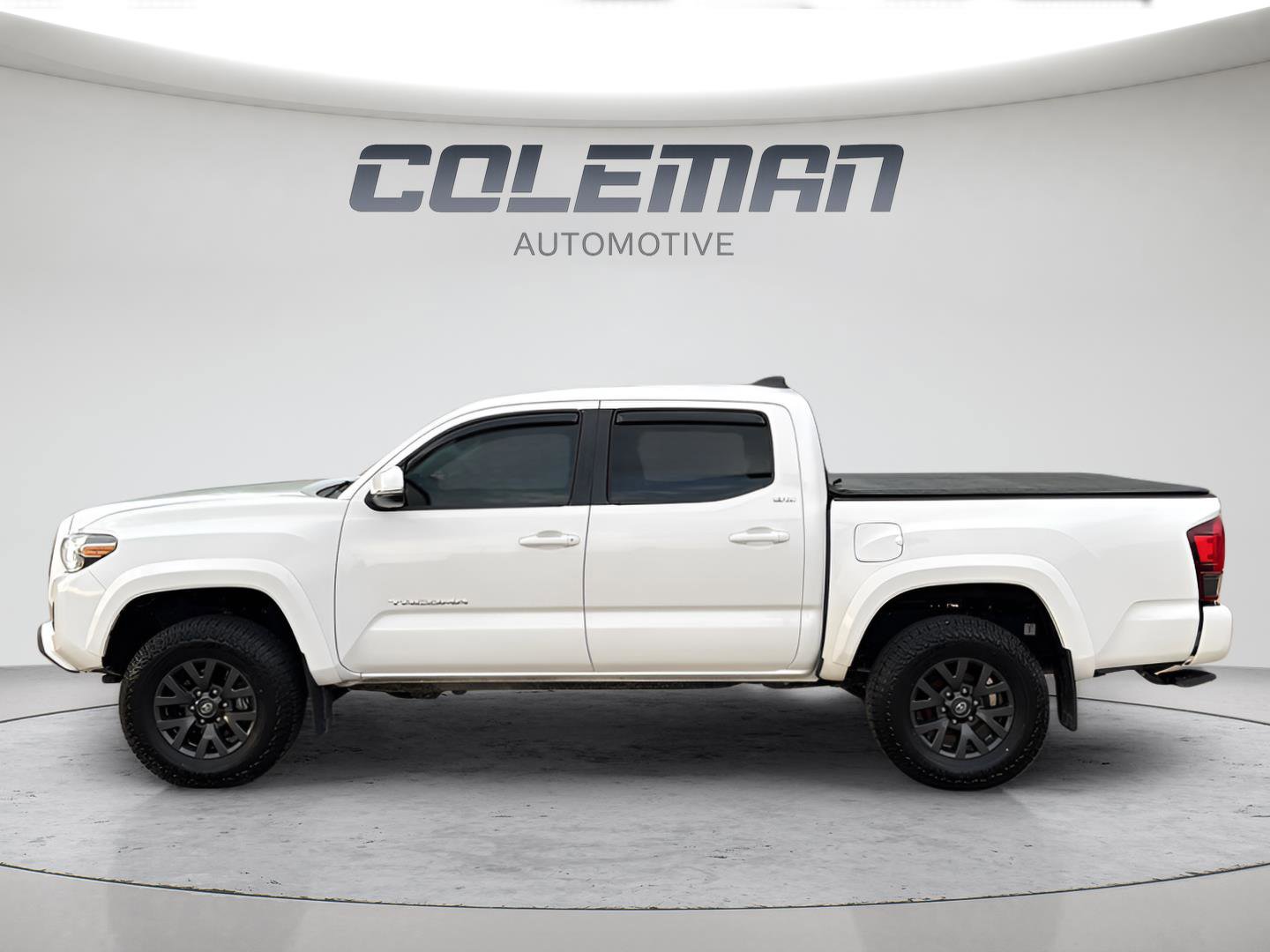 Used 2023 Toyota Tacoma SR5 w/ Technology Package AWD/4WD image 2