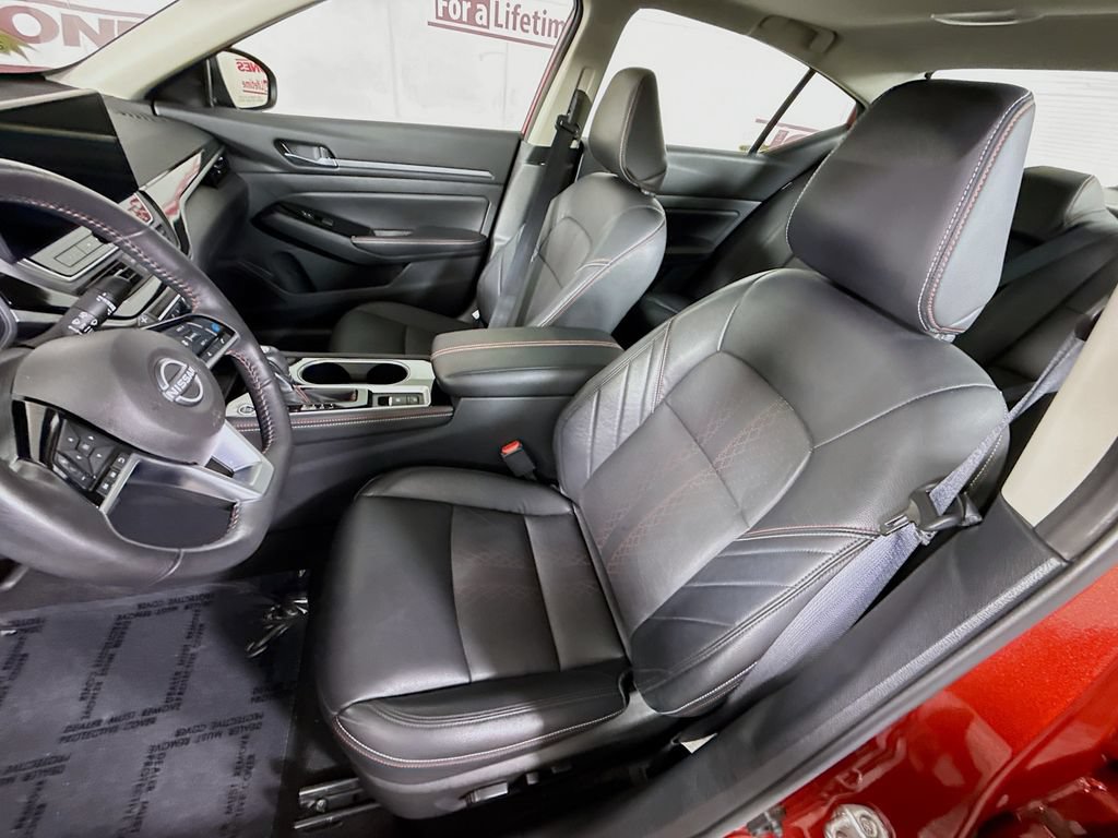 Used 2024 Nissan Altima 2.0 SR FWD image 28