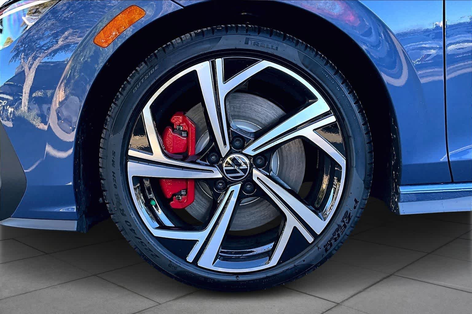 New 2026 Volkswagen GTI SE FWD image 11