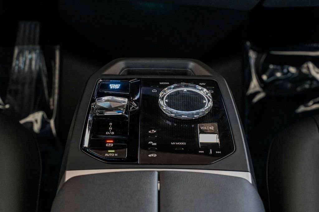 Used 2025 BMW iX xDrive50 w/ Premium Package image 16