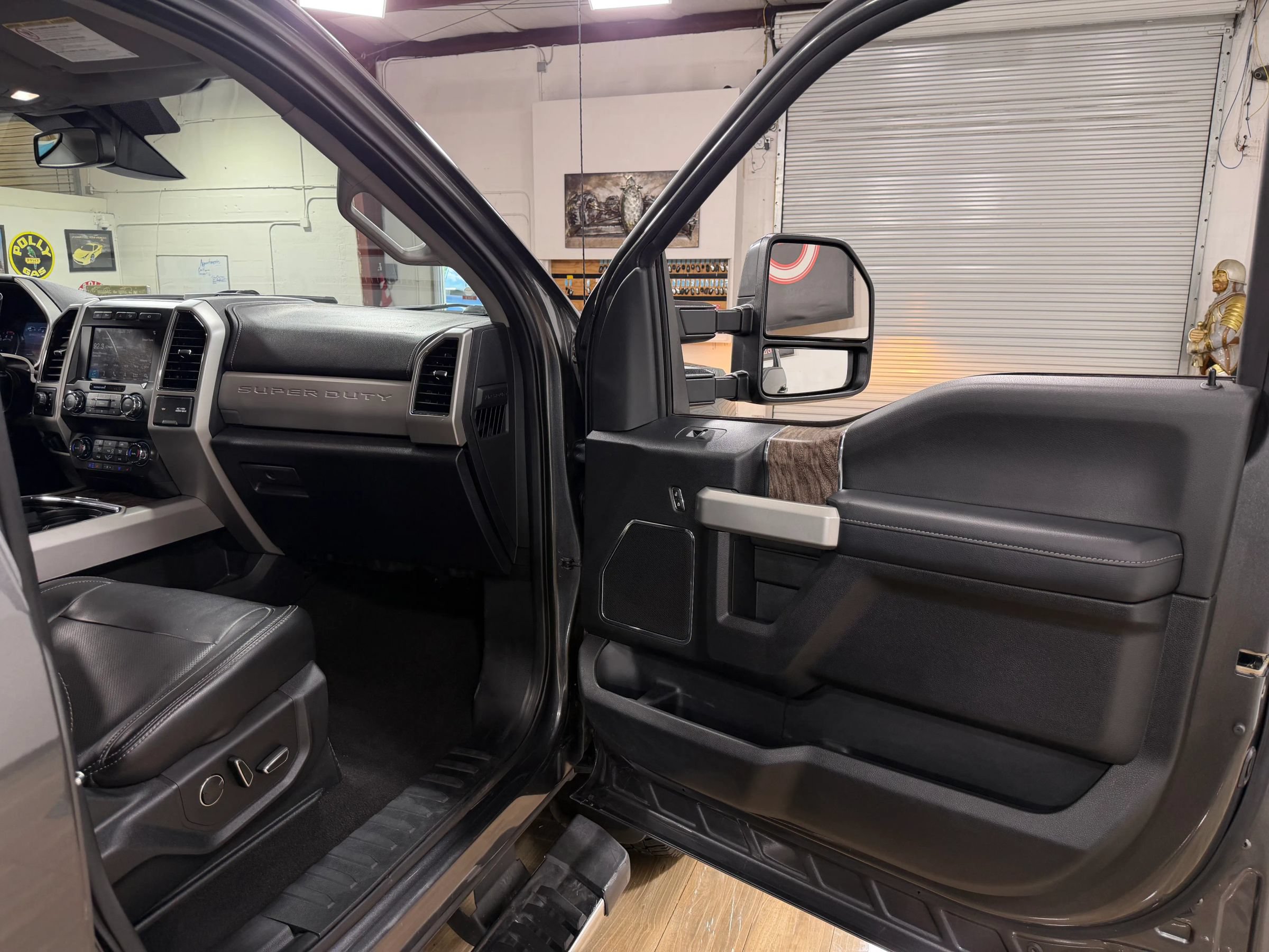 Used 2019 Ford F350 Lariat w/ Lariat Ultimate Package AWD/4WD image 19