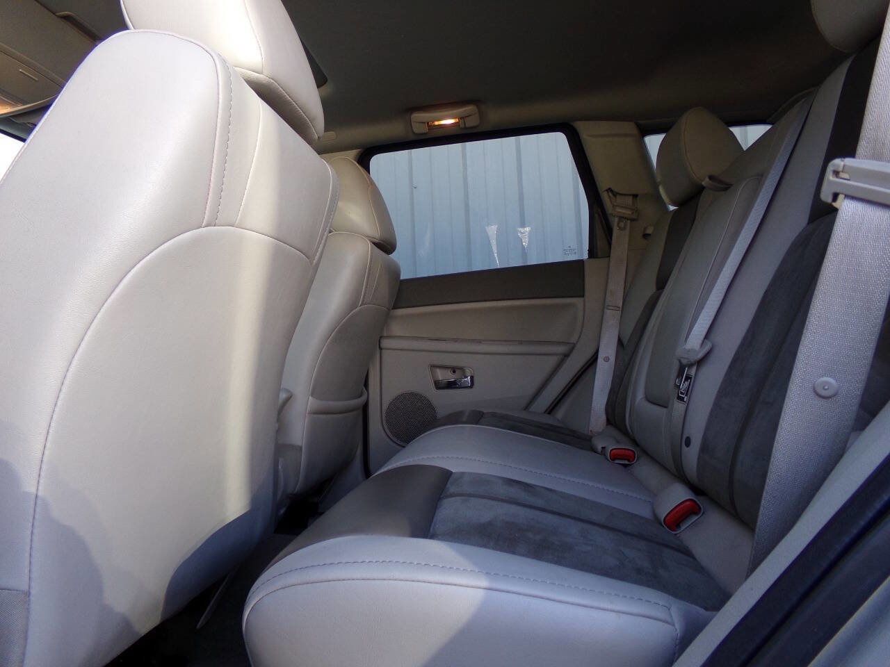 Used 2007 Jeep Grand Cherokee Overland image 24