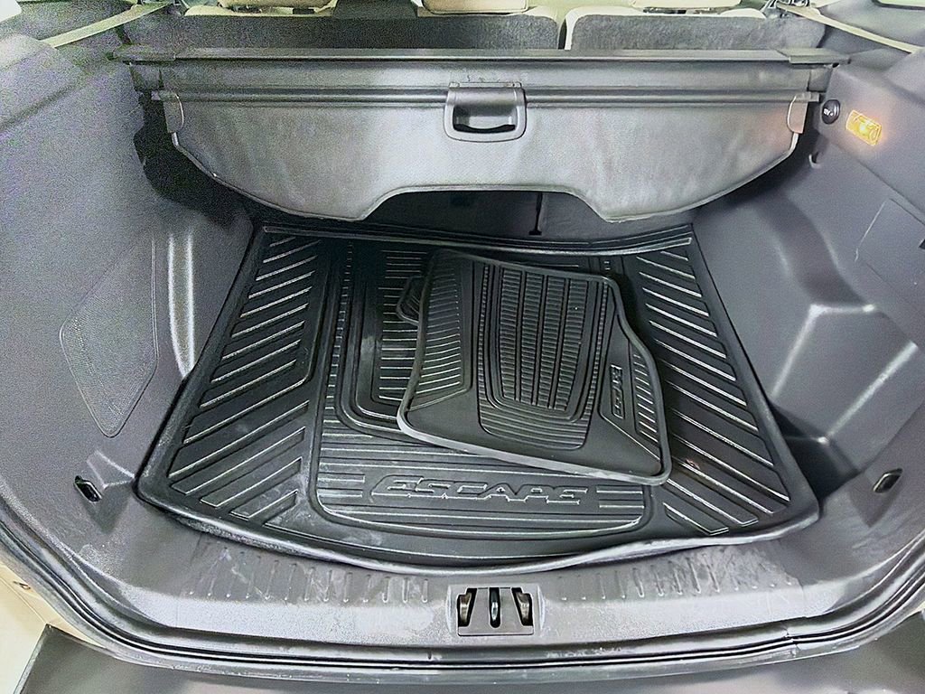 Used 2017 Ford Escape Titanium w/ Equipment Group 301A image 15