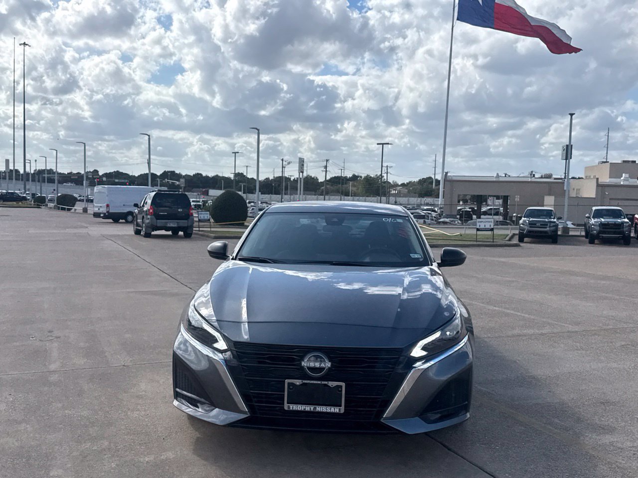 Used 2025 Nissan Altima 2.5 S FWD image 6