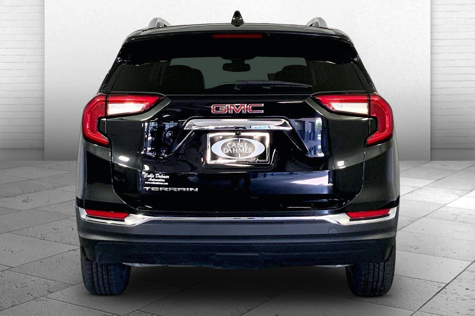 Used 2024 GMC Terrain SLT FWD image 3