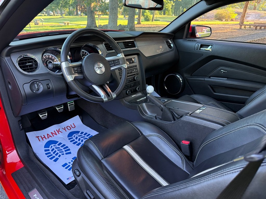 Used 2013 Ford Mustang GT Premium RWD image 36