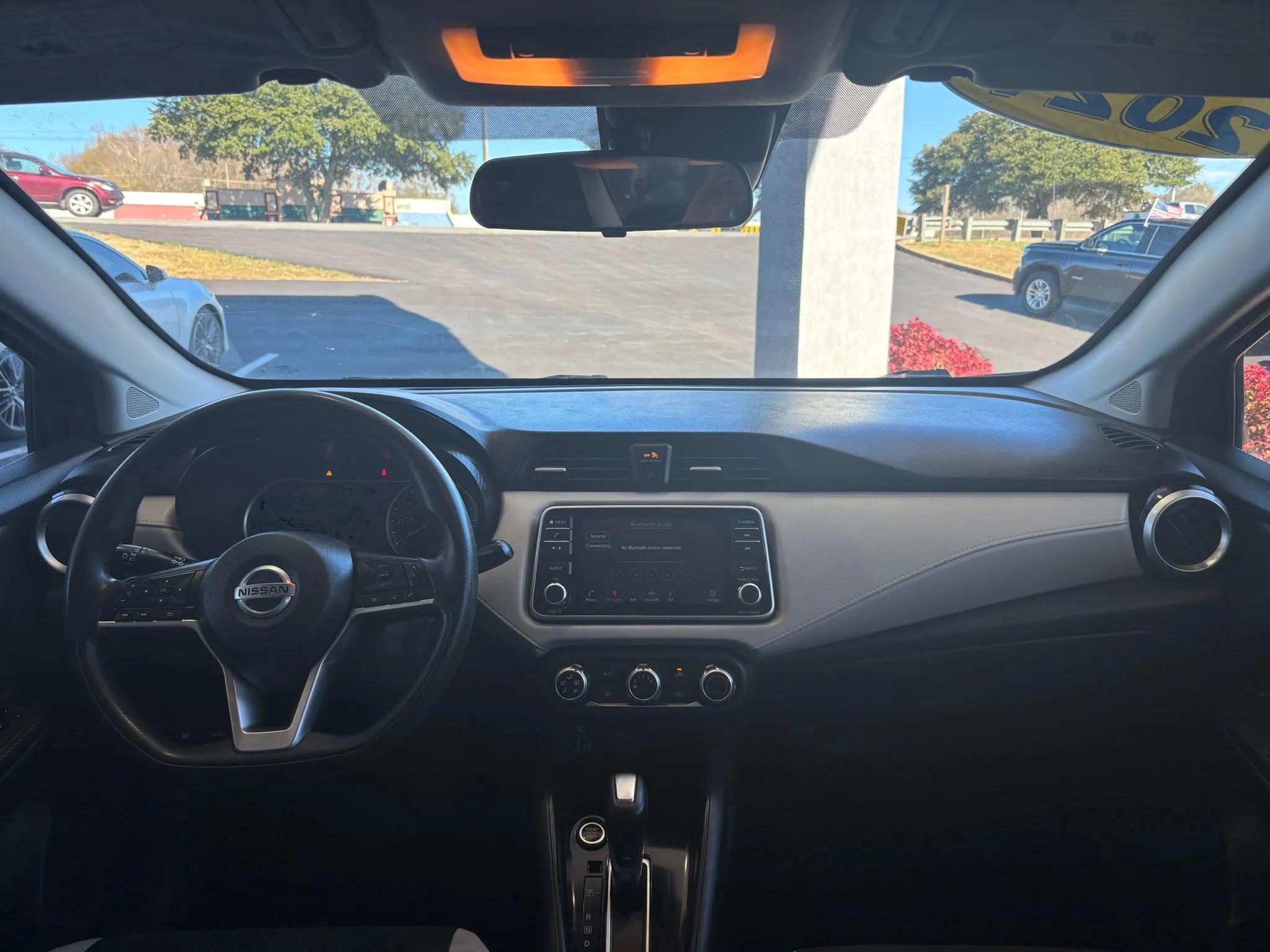 Used 2021 Nissan Versa SV image 9