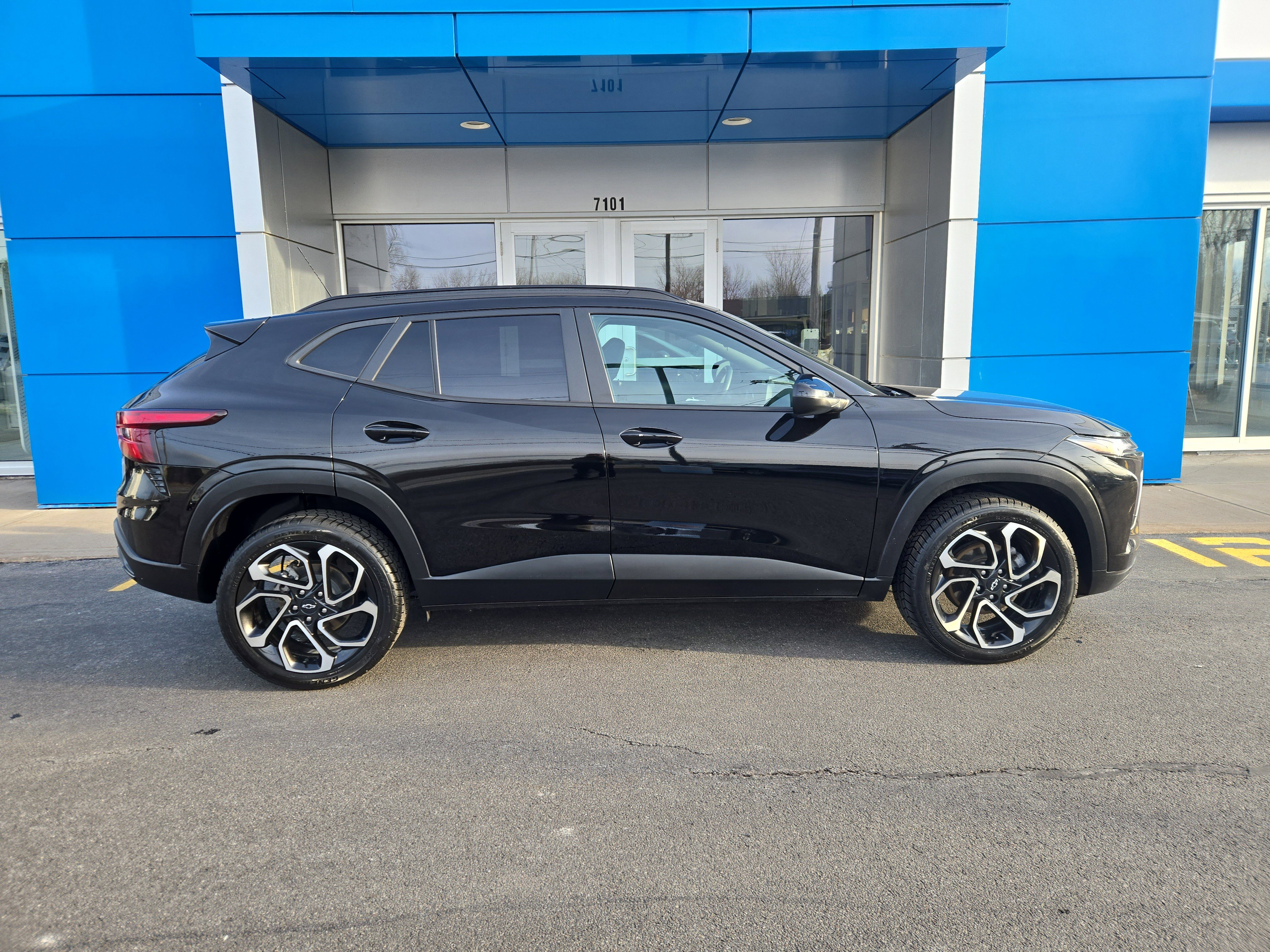 Certified 2024 Chevrolet Trax RS image 16