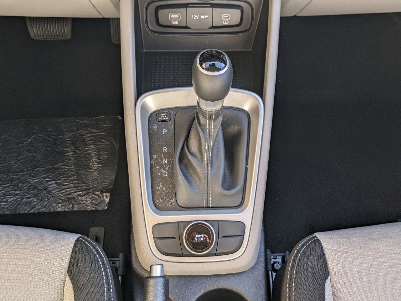 New 2025 Hyundai Venue SEL image 21