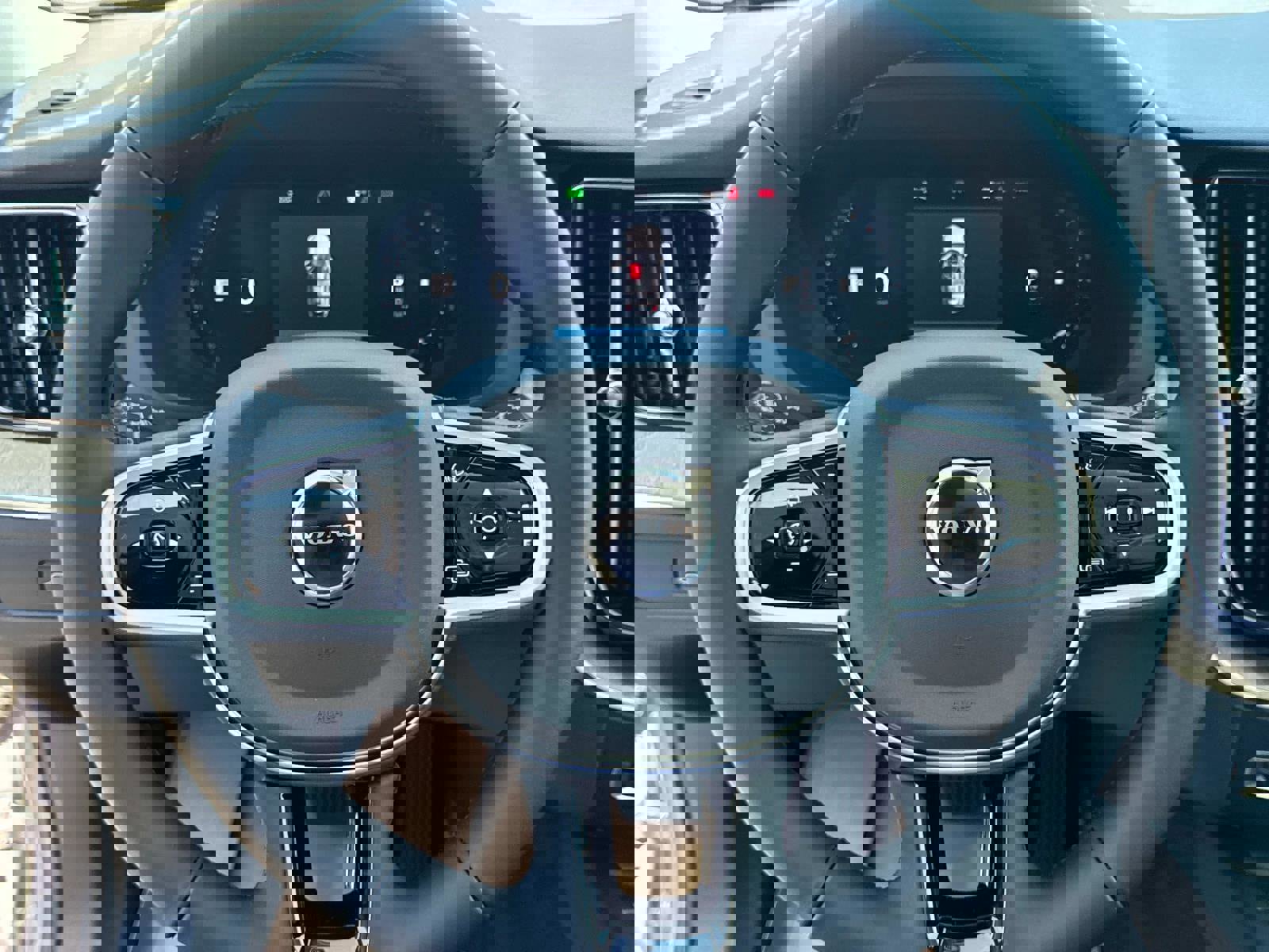 New 2026 Volvo XC60 B5 Plus w/ Climate Package image 29