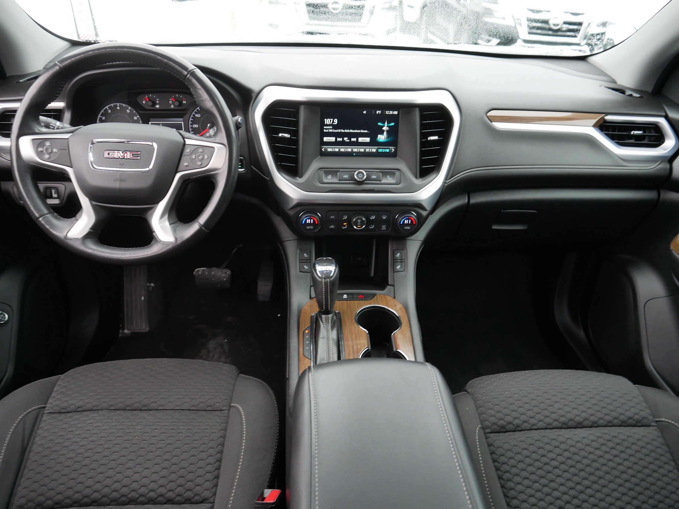 Used 2017 GMC Acadia SLE image 10