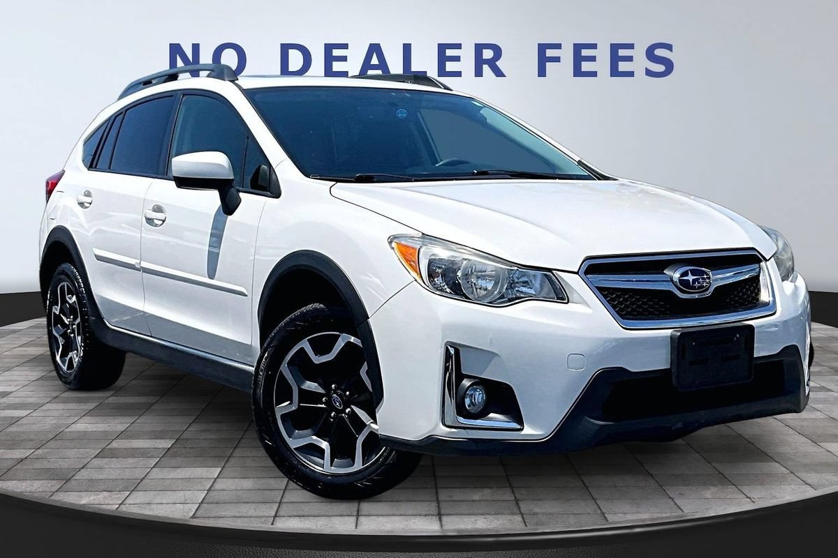 Used 2017 Subaru Crosstrek 2.0i Premium w/ Moonroof Package AWD/4WD image 3