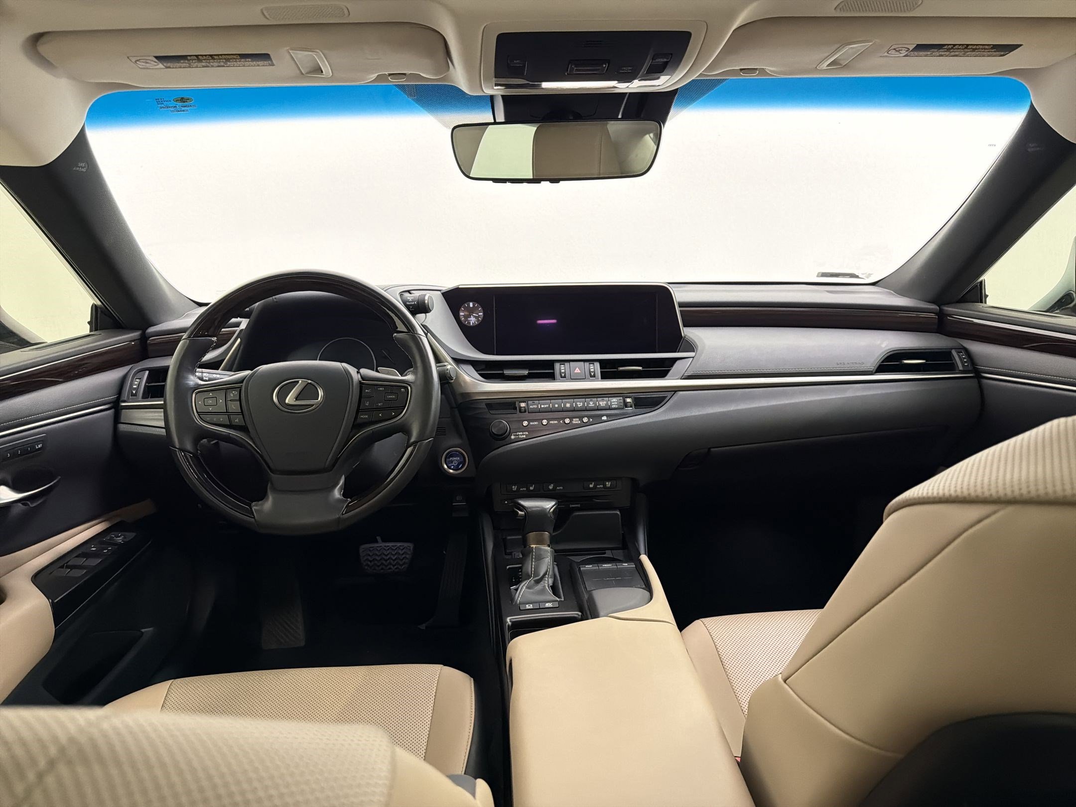 Used 2019 Lexus ES 300h w/ Premium Package FWD image 16