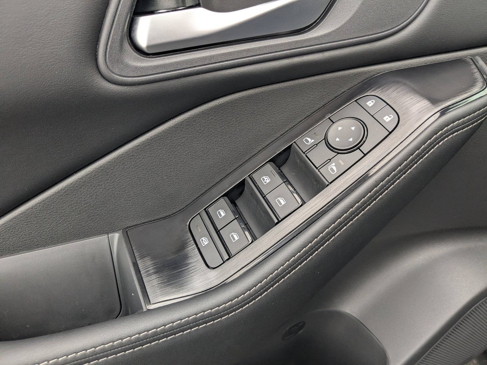 New 2026 Nissan Rogue SV FWD image 14
