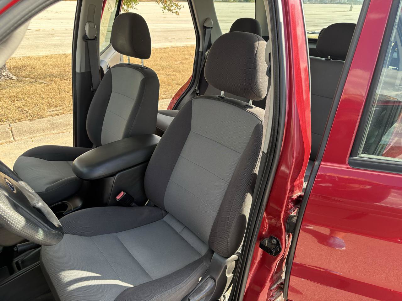 Used 2004 Ford Escape XLS FWD image 32