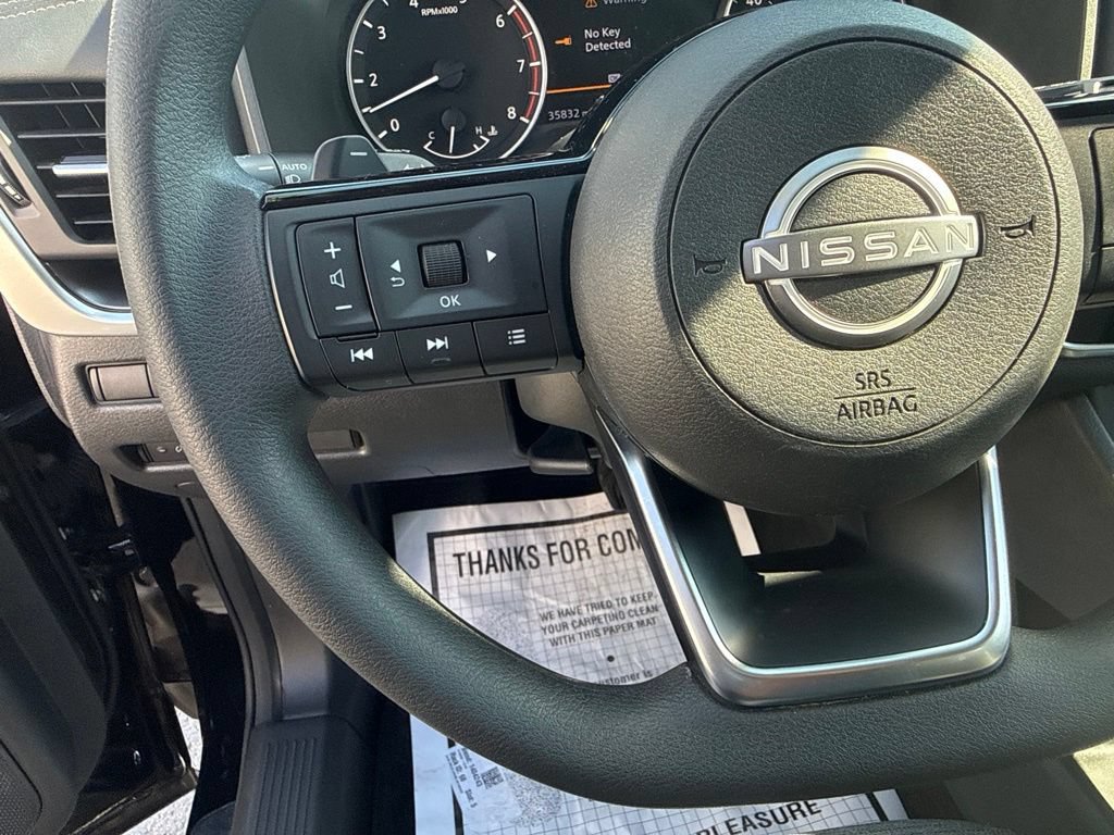 Used 2023 Nissan Rogue SV AWD/4WD image 17