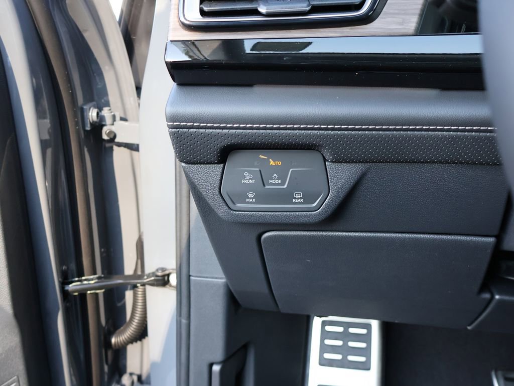 New 2026 Volkswagen Atlas SEL Premium R-Line image 40