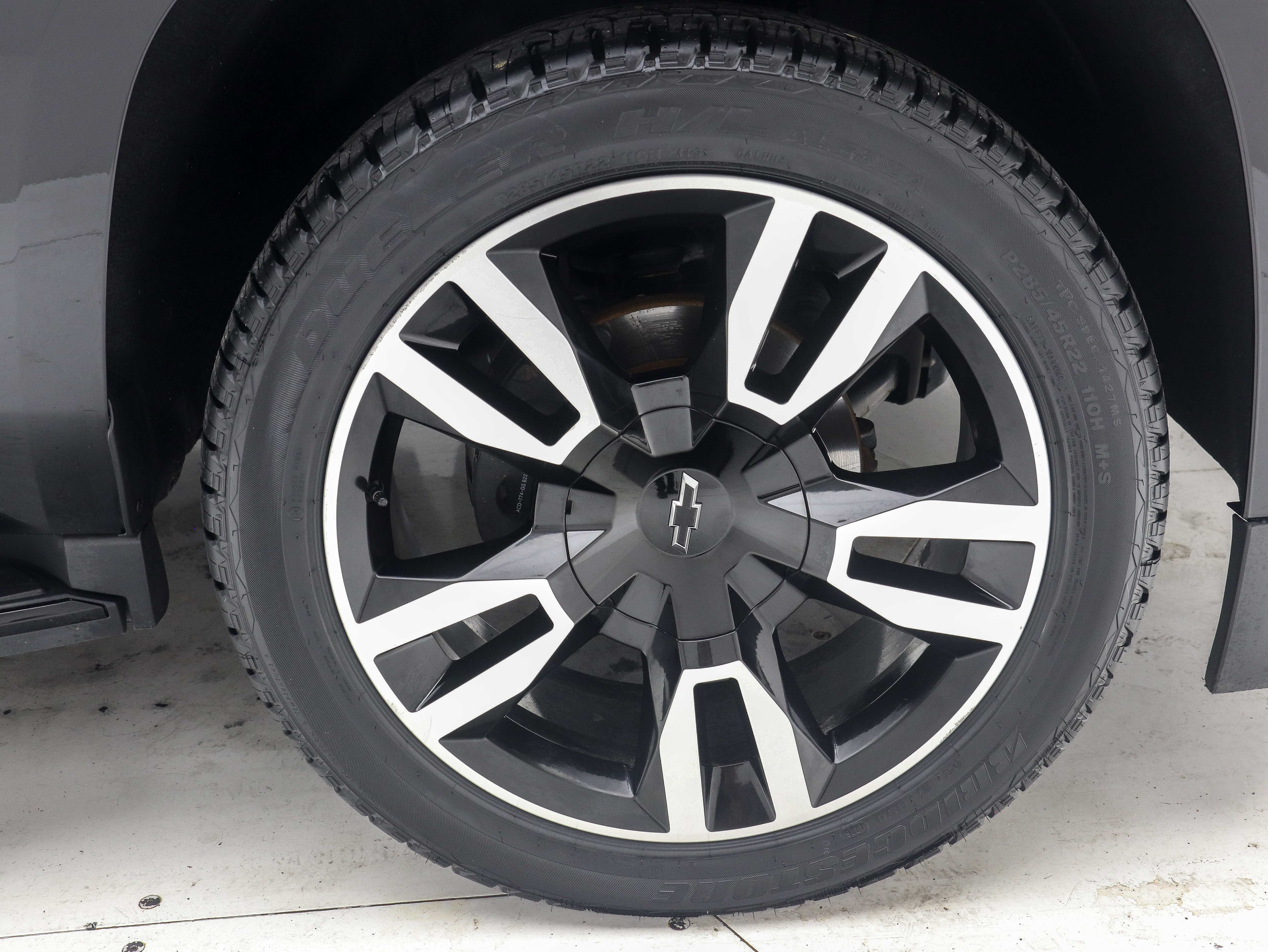 Used 2020 Chevrolet Suburban Premier AWD/4WD image 32