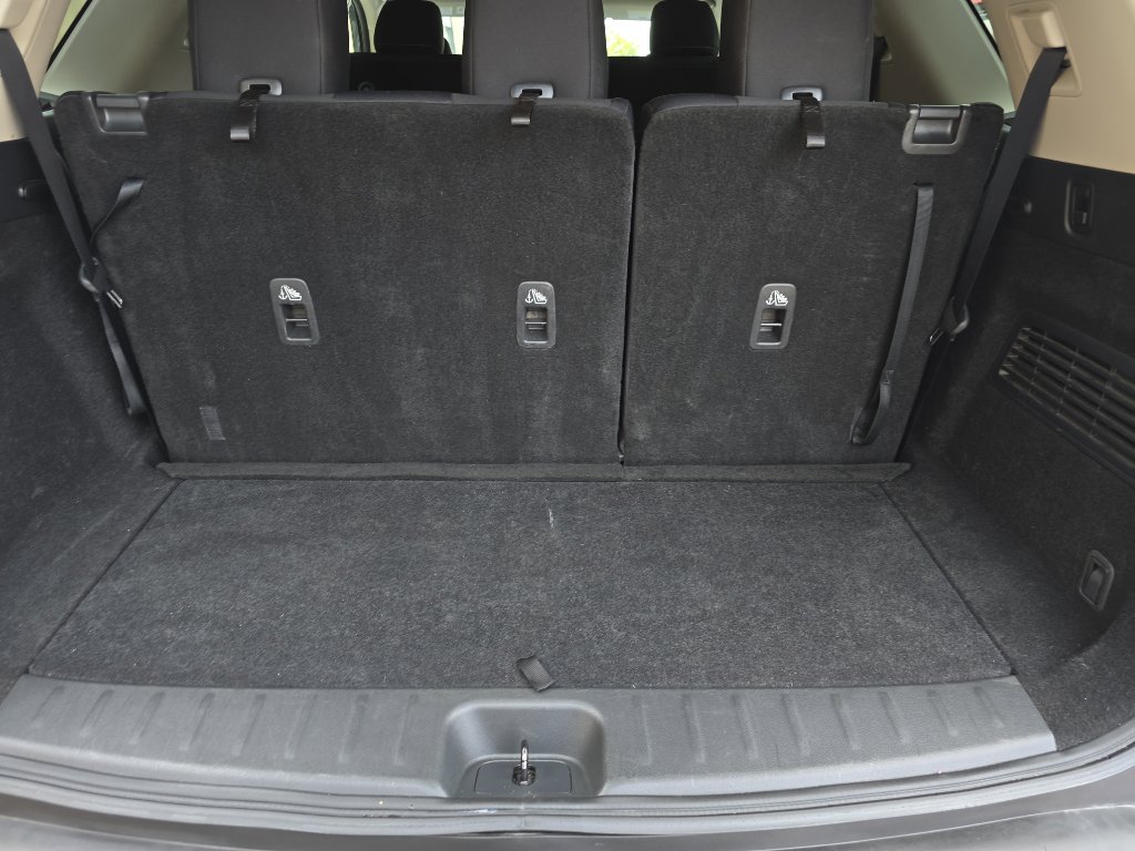 Used 2024 Nissan Pathfinder SV image 12