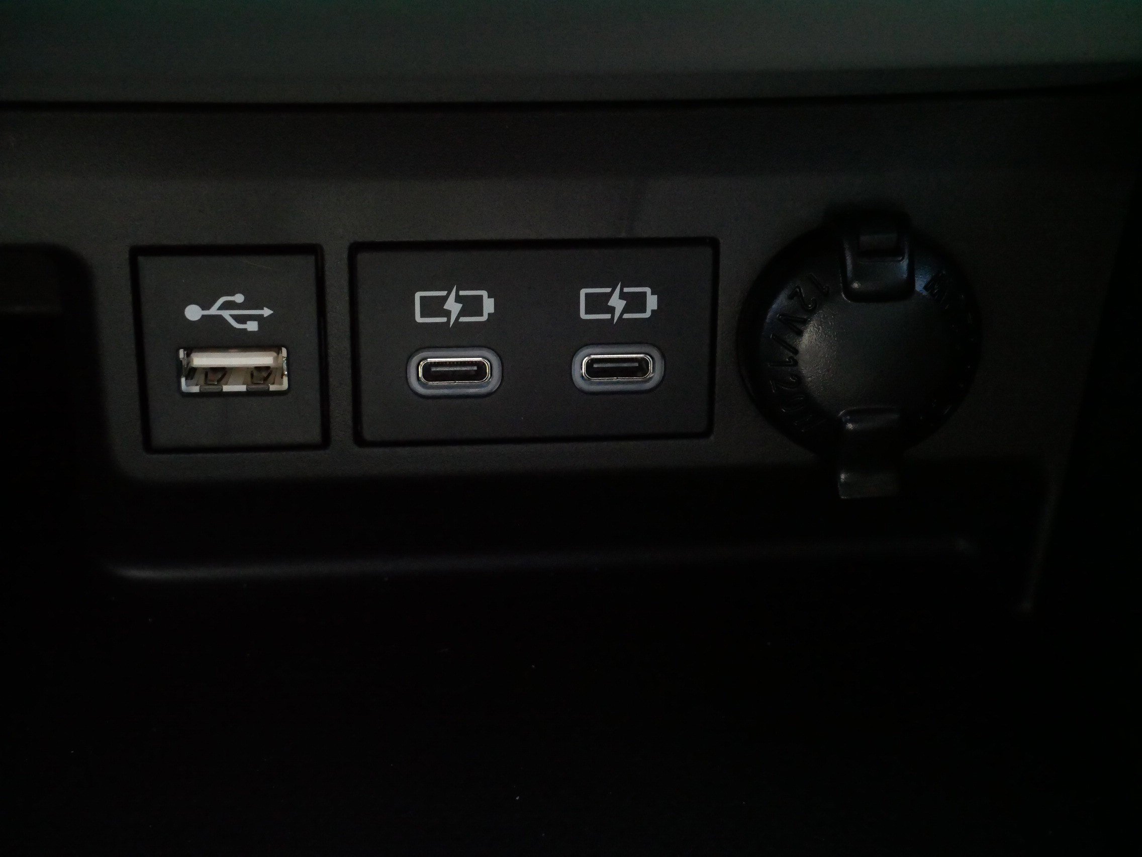 Certified 2025 Toyota Highlander Limited image 32