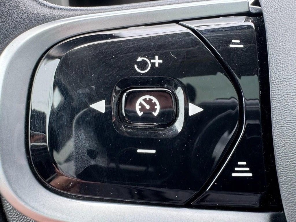 Used 2021 Volvo XC60 T5 Inscription AWD/4WD image 17