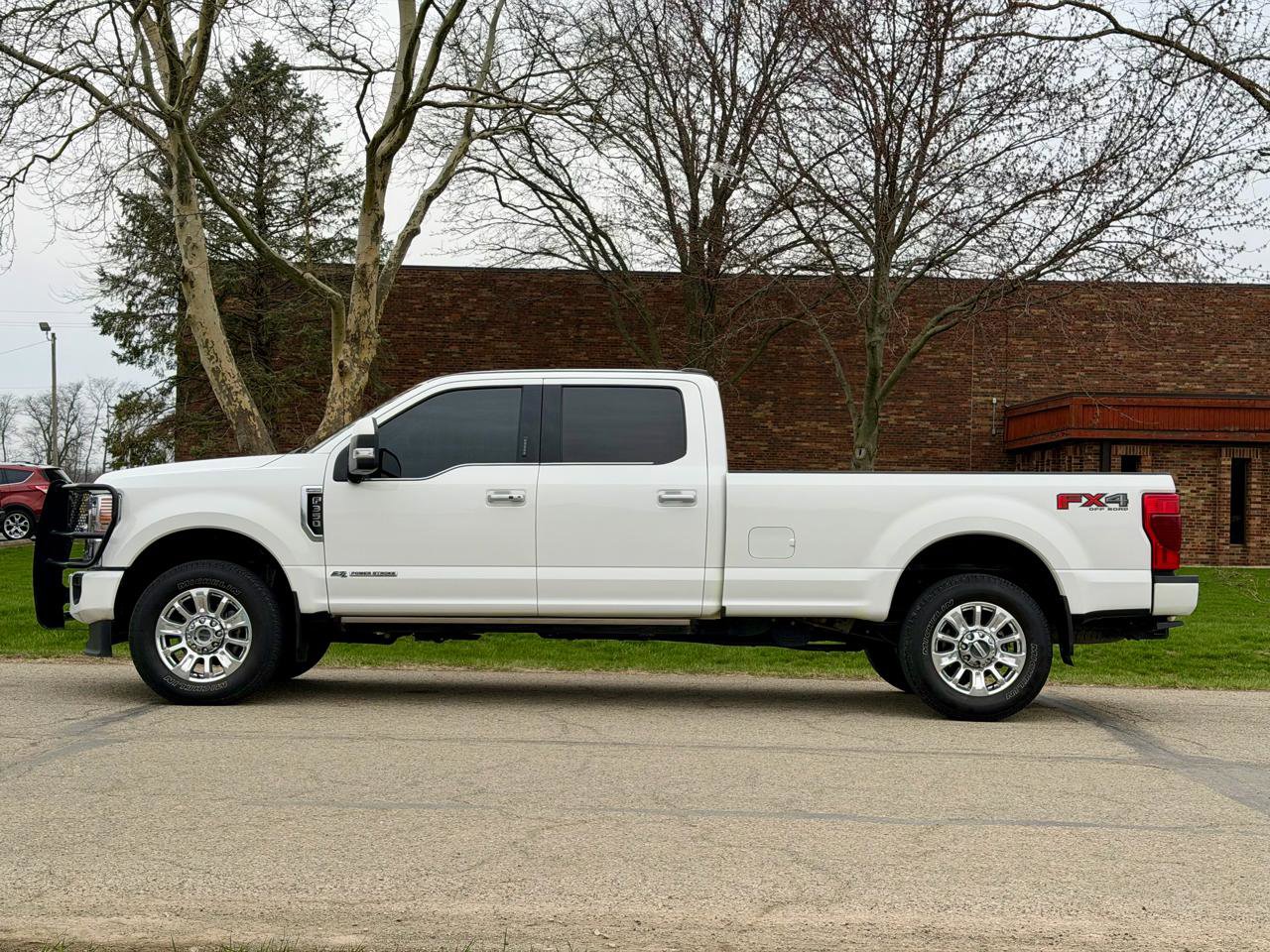 Used 2022 Ford F350 Limited image 3