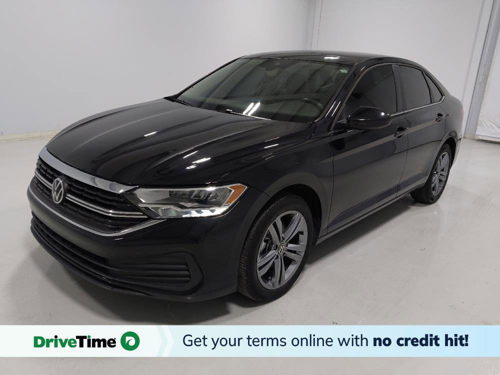 Used 2024 Volkswagen Jetta SE image 1