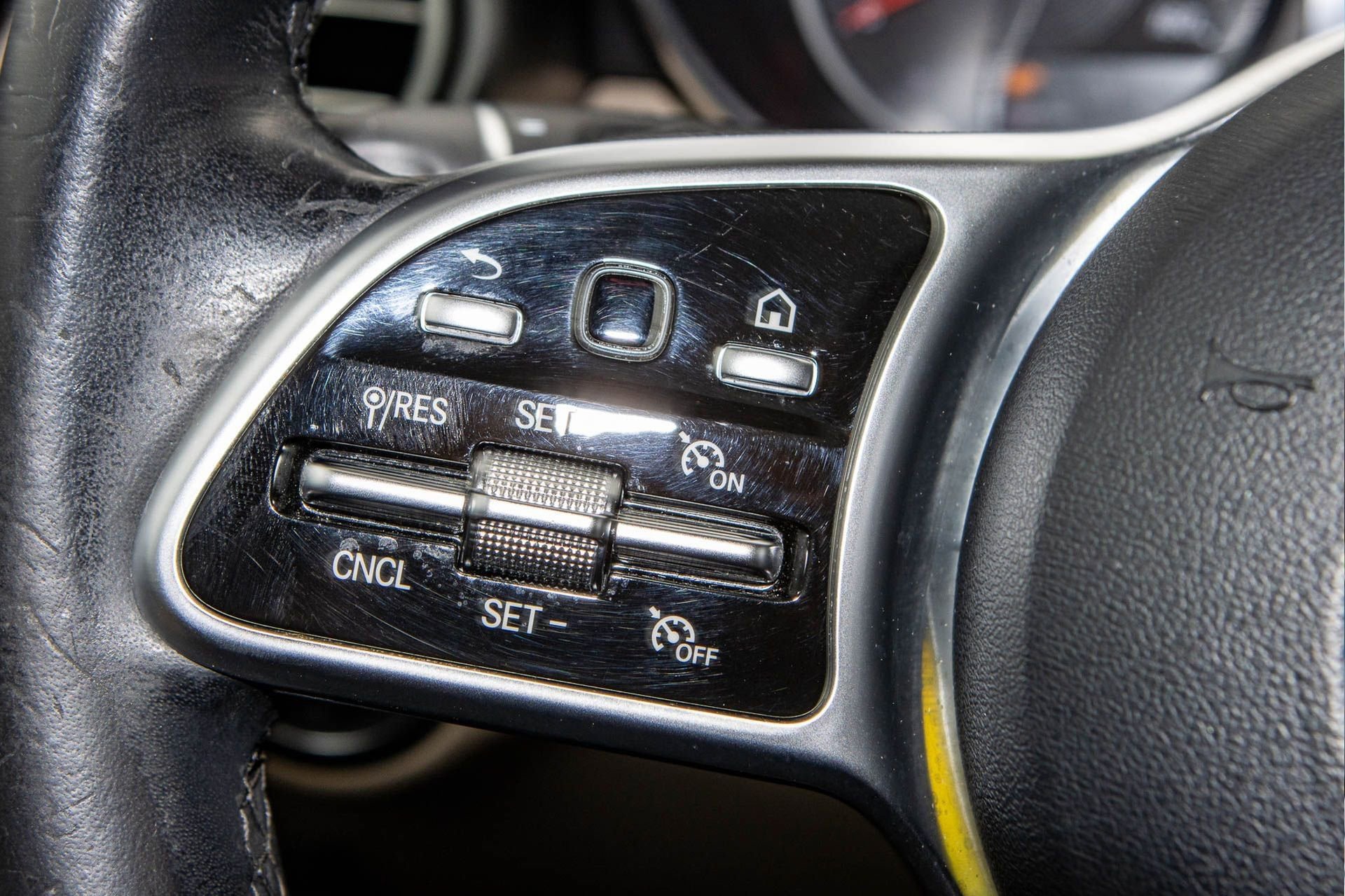 Used 2021 Mercedes-Benz GLC 300 w/ Premium Package image 29