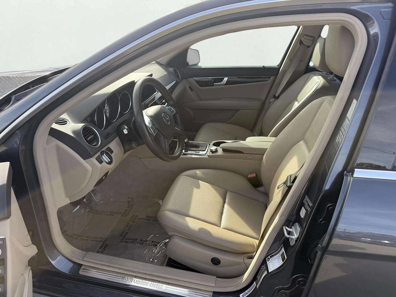 Used 2014 Mercedes-Benz C 300 4MATIC Sedan w/ Multimedia Package image 10