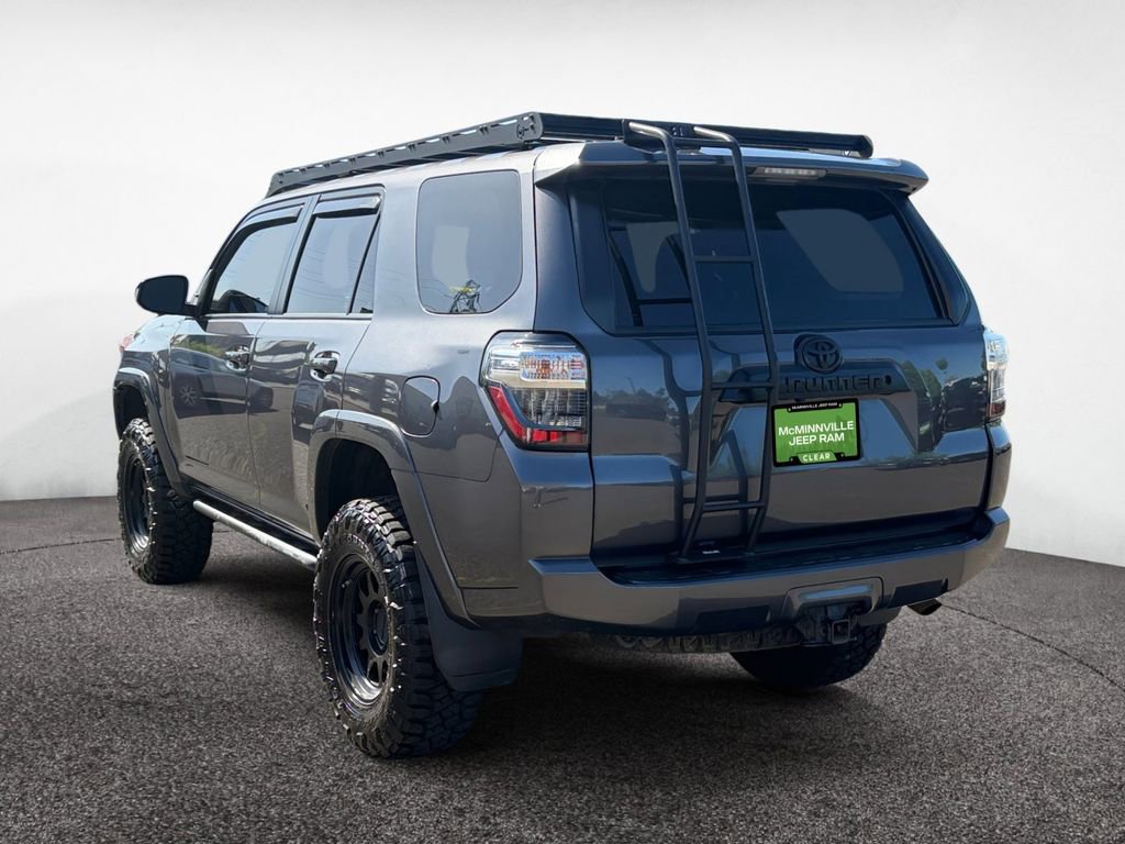 Used 2020 Toyota 4Runner SR5 AWD/4WD image 3