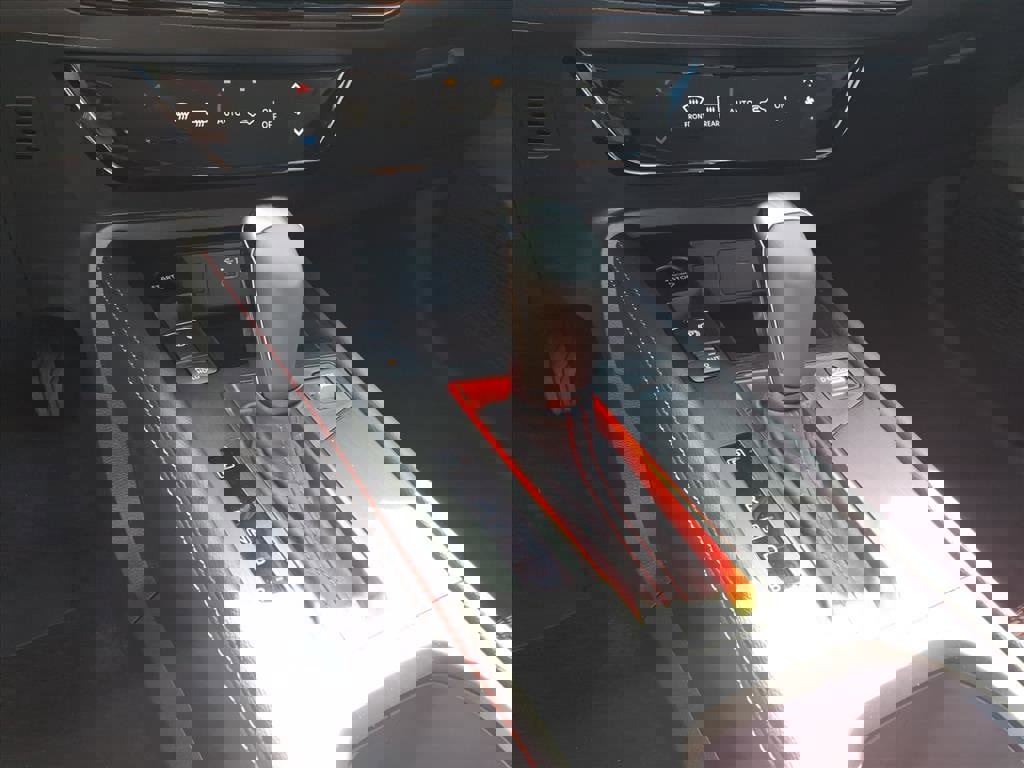 New 2026 Nissan Kicks SR w/ Illumination Package image 10