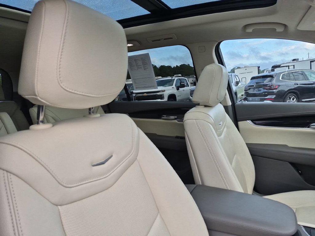 Certified 2025 Cadillac XT6 Premium Luxury w/ LPO, Floor Liner Package AWD/4WD image 34