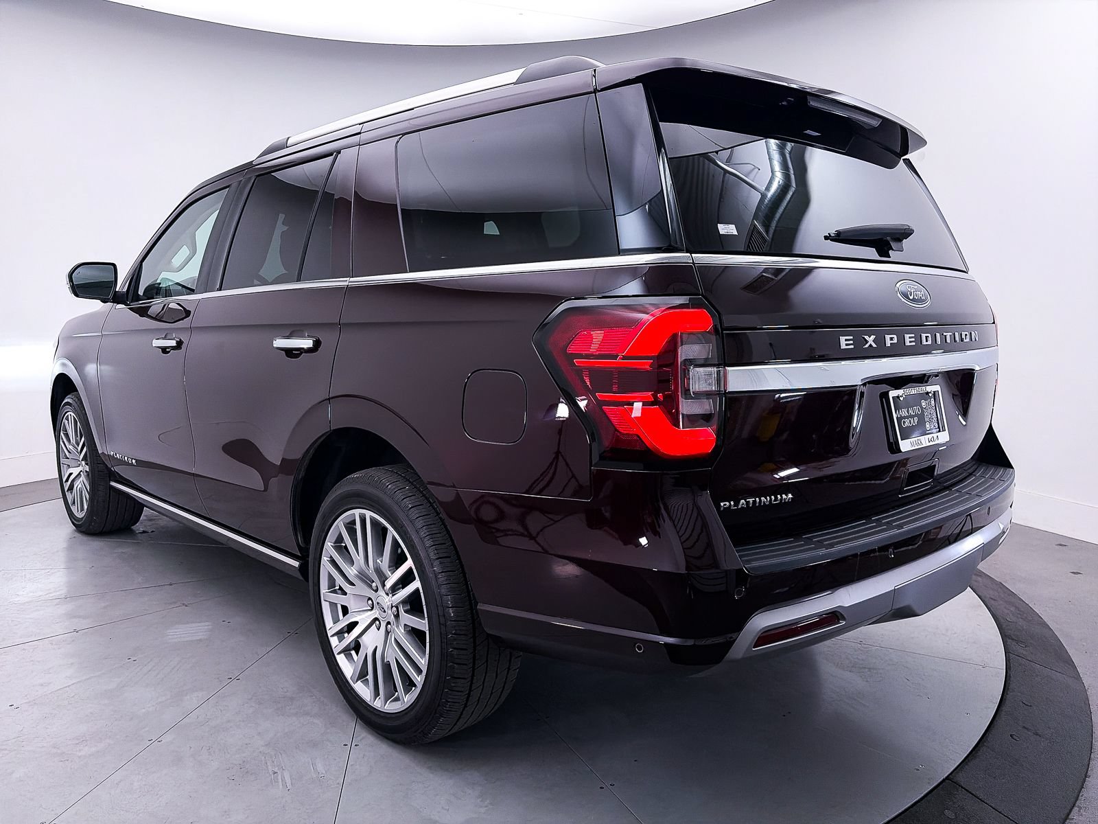 Used 2024 Ford Expedition Platinum AWD/4WD image 14